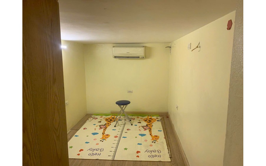 Cho thuê căn hộ tập thể tầng 2 tại 57 Tô Hiến Thành, 65m2, 2 ngủ, 5.5 Triệu